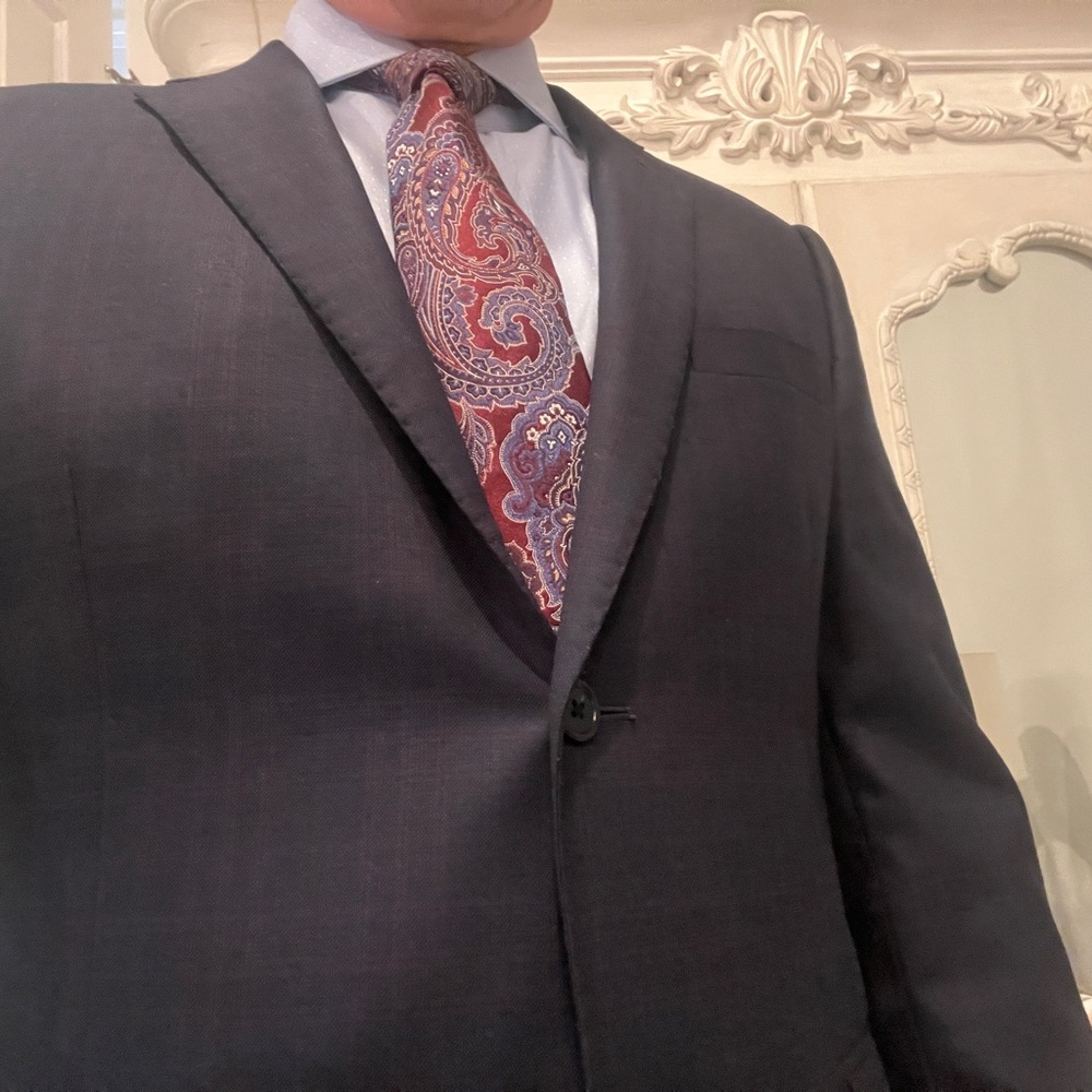 Navy Zegna 40 Regular Suit With Subtle Red Plaid